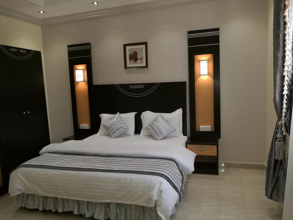 Al Ezzah Palace Hotel Suites Jeddah Exterior photo